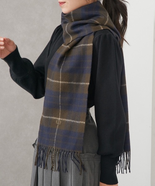 FRED PERRY（フレッドペリー）の「【FRED PERRY】Lambswool Tartan Scarf タータンチェックウールマフラー ギフト プレゼント C8137（マフラー・レディース・ブラック/ネイビー/ベージュ/オフホワイト/ブラック系その他2/ブラウン・FREE）」の10枚目の写真