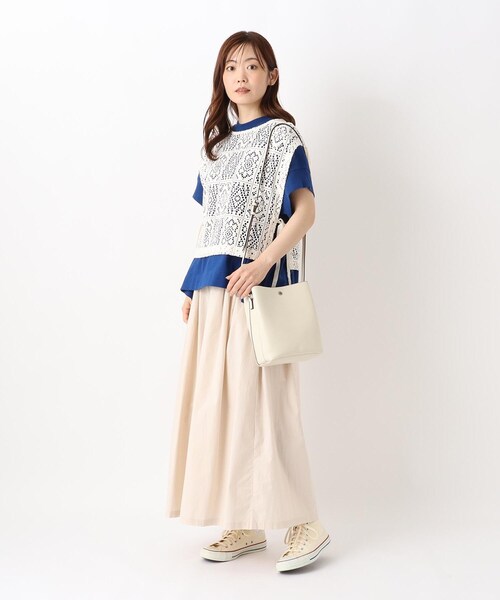 one'sterrace(ワンズテラス)の「Legato Largo かるいかばん 縦型ショルダー(ショルダーバッグ・レディース・アイボリー系8・99)」の5枚目の写真
