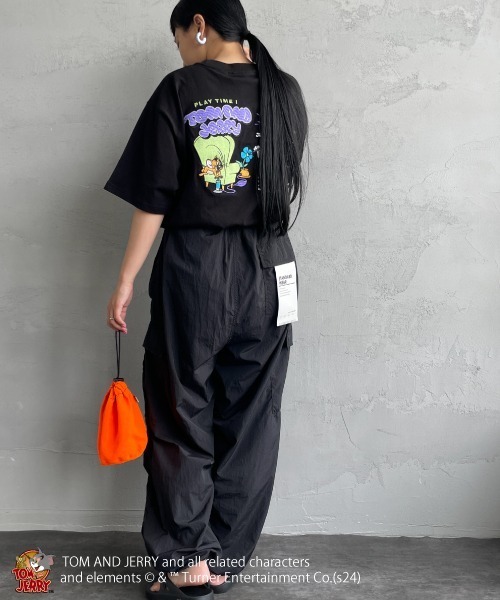 Tom＆Jerry（トムアンドジェリー）の「【WEB限定】[SEQUENZ/シークエンズ] トムとジェリー バック刺繍ロゴTシャツ（Tシャツ/カットソー・レディース・ホワイト/ピンク/ブラック・M/L/XL）」の7枚目の写真