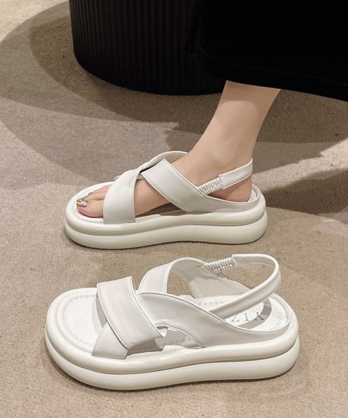 Miniministore(ミニミニストア)の「厚底クロスサンダル コンフォートサンダル(サンダル・レディース・ブラウン/ホワイト/ブラック/ベージュ・23.5cm/23.0cm/22.5cm/24.5cm/24.0cm)」の13枚目の写真