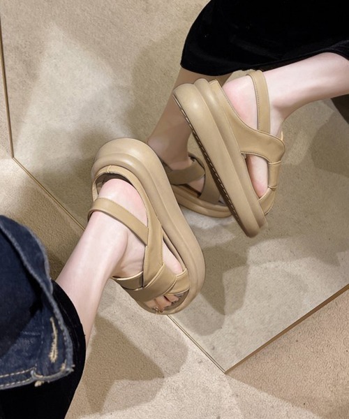 Miniministore(ミニミニストア)の「厚底クロスサンダル コンフォートサンダル(サンダル・レディース・ブラウン/ホワイト/ブラック/ベージュ・23.5cm/23.0cm/22.5cm/24.5cm/24.0cm)」の19枚目の写真