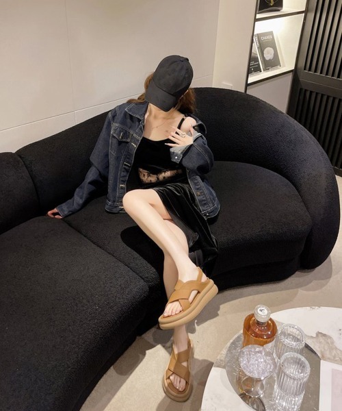 Miniministore(ミニミニストア)の「厚底クロスサンダル コンフォートサンダル(サンダル・レディース・ブラウン/ホワイト/ブラック/ベージュ・23.5cm/23.0cm/22.5cm/24.5cm/24.0cm)」の20枚目の写真