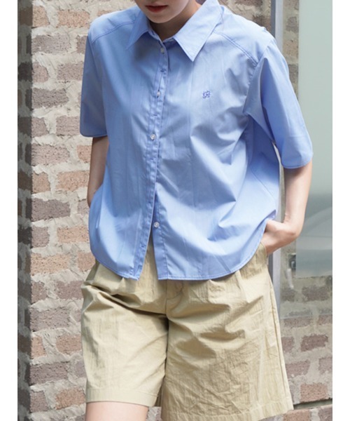 CHAROL(シャロル)の「モノグラムハーフスリーブシャツ(シャツ/ブラウス・レディース・アイボリー/ブルー・FREE)」の2枚目の写真