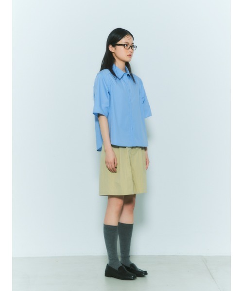 CHAROL(シャロル)の「モノグラムハーフスリーブシャツ(シャツ/ブラウス・レディース・アイボリー/ブルー・FREE)」の5枚目の写真