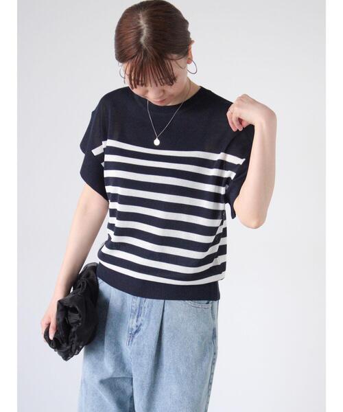 Lugnoncure（ルノンキュール）の「フレアスリーブニット（ニット/セーター・レディース・オレンジ/オフホワイト/ブラック/ブルー/ネイビー・F）」の4枚目の写真