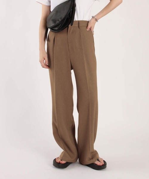 1chaku.（イッチャク）の「ベーシックタックスラックス（スラックス・レディース・モカ/ダークベージュ/グレー/ネイビー/ブラック・マルチサイズ）」の4枚目の写真