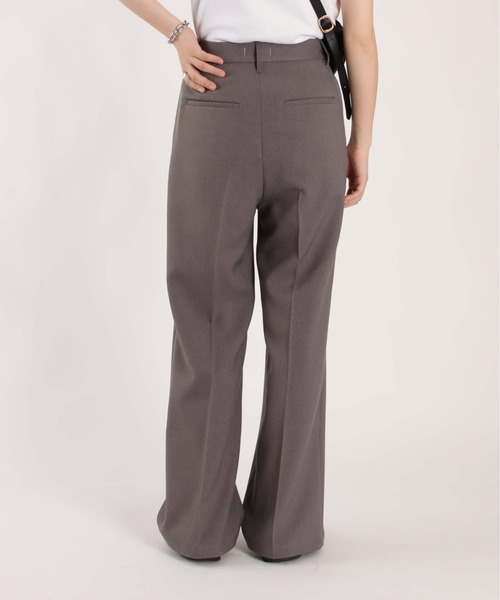 1chaku.（イッチャク）の「ベーシックタックスラックス（スラックス・レディース・モカ/ダークベージュ/グレー/ネイビー/ブラック・マルチサイズ）」の7枚目の写真