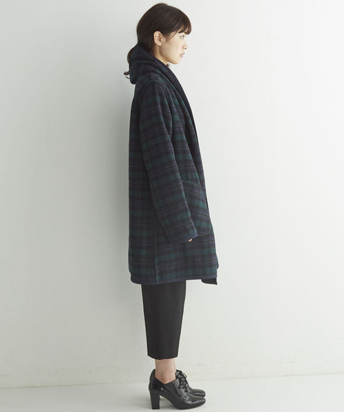 haco!（ハコ）の「ＳＨＥ　ＴＨＲＯＵＧＨ　ＳＥＡ　＃リバーシブルガウンフードコート（その他アウター・レディース・ブラック×グリーン・LARGE/2T/X-LARGE/MEDIUM/SMALL）」の3枚目の写真