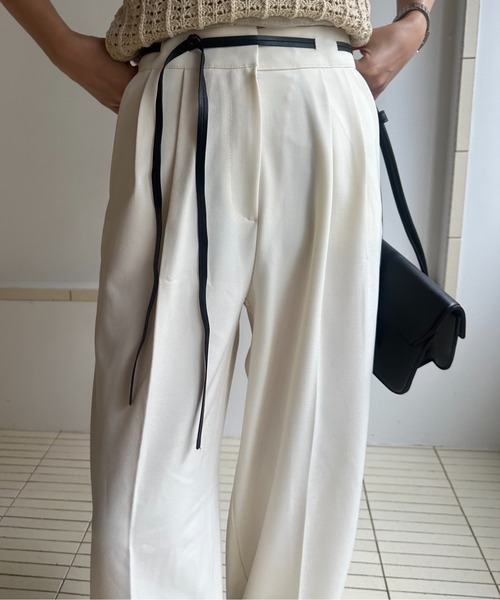 Amiur(エミレ)の「waist accent straight pants / ウエストアクセントストレートパンツ(スラックス・レディース・ベージュ/アイボリー/ブラック・FREE)」の4枚目の写真