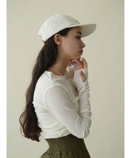 FIKA.(フィーカ)の「Thumb hole velour pullover(Tシャツ/カットソー・レディース・ブラック/アイボリー・MEDIUM)」の6枚目の写真