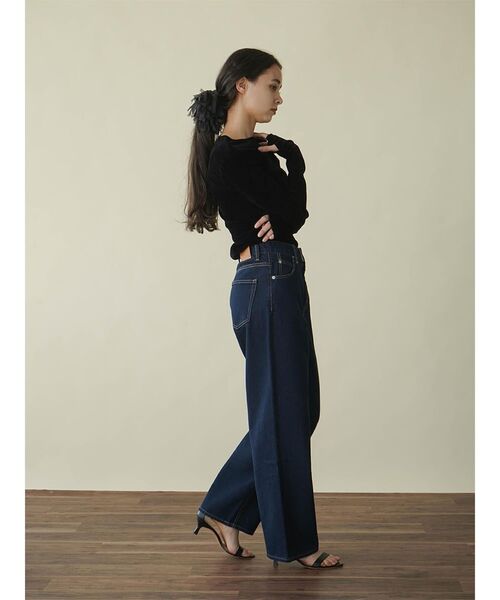 FIKA.(フィーカ)の「Thumb hole velour pullover(Tシャツ/カットソー・レディース・ブラック/アイボリー・MEDIUM)」の13枚目の写真