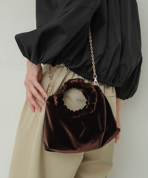 SENSE OF PLACE by URBAN RESEARCH（センスオブプレイスバイアーバンリサーチ）の「ベロアバッグ（ハンドバッグ・レディース・マスタード/パープル/ブラウン・ONE）」の4枚目の写真
