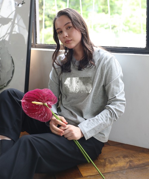 ENC（エンク）の「2way foil print long sleeve T / 前後2way箔プリントロンT（Tシャツ/カットソー・レディース・ブラック/グレー/オフホワイト・FREE）」の3枚目の写真
