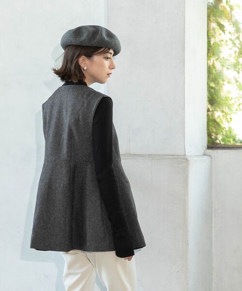 OPAQUE.CLIP（オペークドットクリップ）の「◆ウールライクペプラムジレ【洗濯機洗い可】（ベスト・レディース・チャコール/ベージュ系9/ライトベージュ・42/40/38）」の19枚目の写真