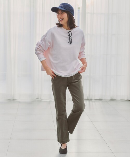 UNFILO(アンフィーロ)の「ストレッチコーデュロイ スリムパンツ(その他パンツ・レディース・アイボリー系/グレー系/カーキ系/サックスブルー系・X-LARGE)」の3枚目の写真