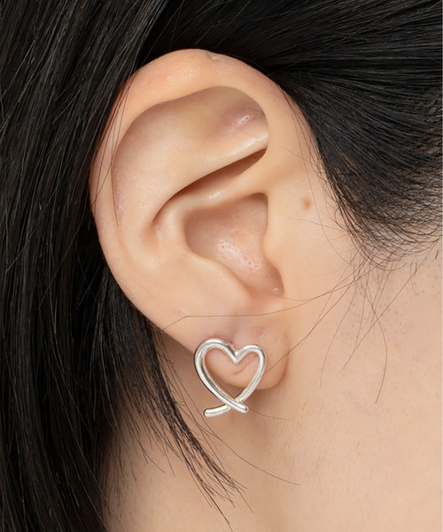 Casselini（キャセリーニ）の「LAPUIS(ラピュイ)Line Coil Heart pierced earrings M（ピアス（両耳用）・レディース・ゴールド/マルチ・FREE）」の21枚目の写真