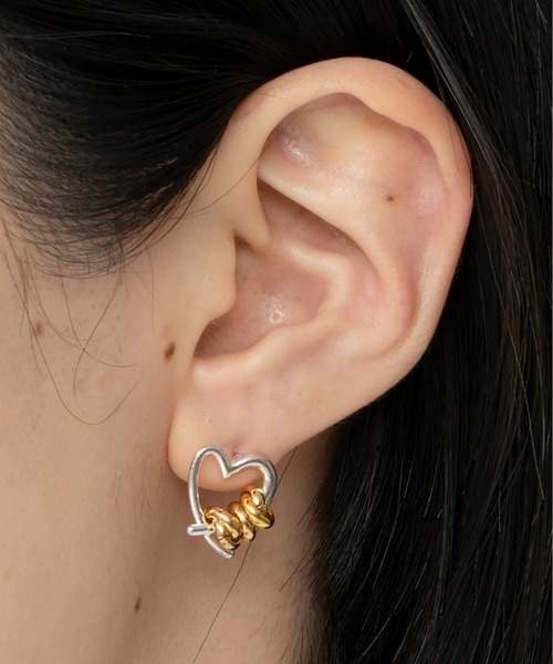 Casselini（キャセリーニ）の「LAPUIS(ラピュイ)Line Coil Heart pierced earrings M（ピアス（両耳用）・レディース・ゴールド/マルチ・FREE）」の17枚目の写真