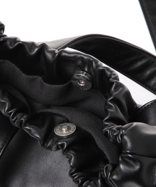 LAKOLE（ラコレ）の「クチギャザーミニショルダーバッグ / 152716（ショルダーバッグ・レディース・シルバー/オフホワイト/ブラック/ピンク・FREE）」の12枚目の写真