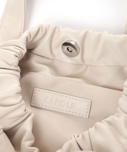 LAKOLE（ラコレ）の「クチギャザーミニショルダーバッグ / 152716（ショルダーバッグ・レディース・シルバー/オフホワイト/ブラック/ピンク・FREE）」の17枚目の写真