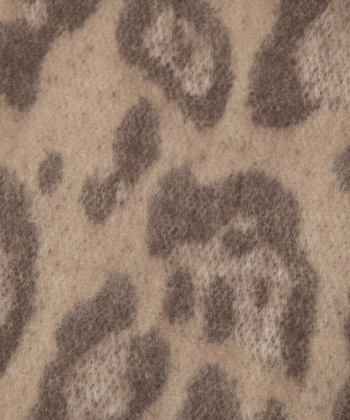 BAYFLOW（ベイフロー）の「[ふんわりとした柔らかな素材]レオパードマフラー（マフラー・レディース・ベージュ・FREE）」の4枚目の写真