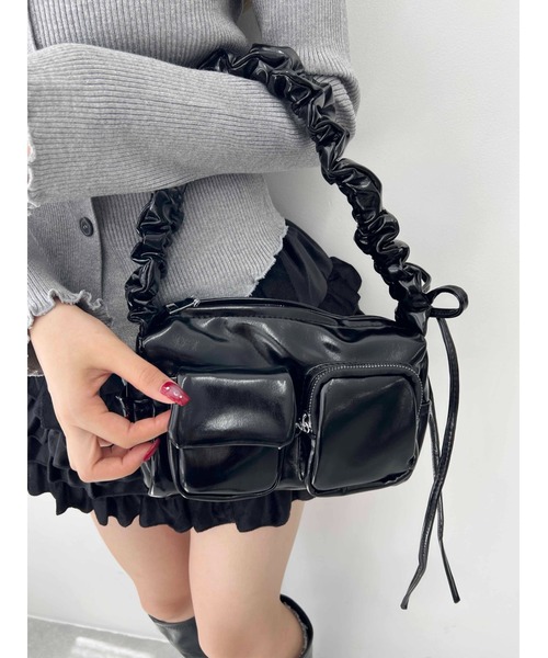 PHILLY(フィリー)の「【PHILLY】ポケット2WAYショルダー(ショルダーバッグ・レディース・ブラック/アイボリー・FREE)」の1枚目の写真