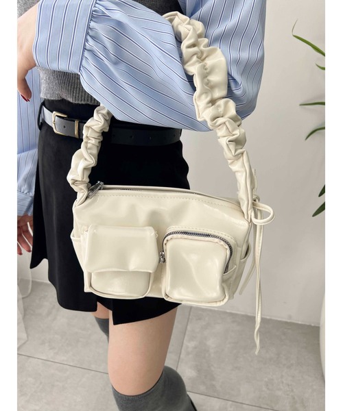 PHILLY(フィリー)の「【PHILLY】ポケット2WAYショルダー(ショルダーバッグ・レディース・ブラック/アイボリー・FREE)」の3枚目の写真