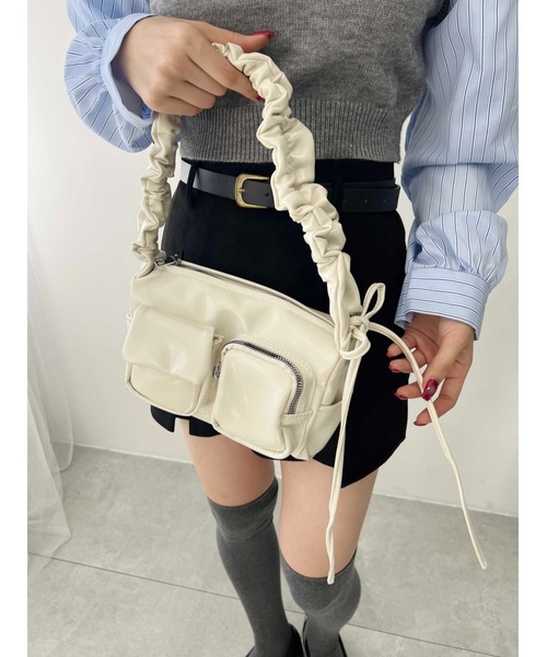 PHILLY(フィリー)の「【PHILLY】ポケット2WAYショルダー(ショルダーバッグ・レディース・ブラック/アイボリー・FREE)」の4枚目の写真