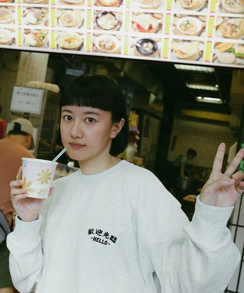FREAK'S STORE(フリークスストア)の「Joanie/ジョエニー You Are What You Eat SWEAT/バックプリント クルーネック スウェット(スウェット・メンズ・グレー/ブラック/ホワイト・MEDIUM/LARGE/X-LARGE)」の13枚目の写真