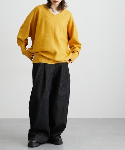Soiunique（スワユニーク）の「ふんわりオーバーサイズＶネックニット［Soiunique］（ニット/セーター・レディース・ブルー/ブラック/イエロー/杢グレー/レッド・L/LL/M）」の7枚目の写真