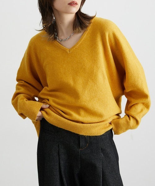 Soiunique（スワユニーク）の「ふんわりオーバーサイズＶネックニット［Soiunique］（ニット/セーター・レディース・ブルー/ブラック/イエロー/杢グレー/レッド・L/LL/M）」の10枚目の写真