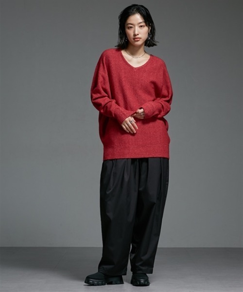 Soiunique（スワユニーク）の「ふんわりオーバーサイズＶネックニット［Soiunique］（ニット/セーター・レディース・ブルー/ブラック/イエロー/杢グレー/レッド・L/LL/M）」の14枚目の写真
