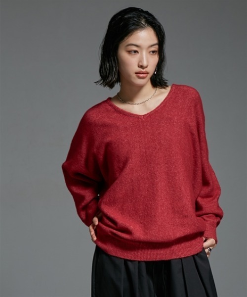 Soiunique（スワユニーク）の「ふんわりオーバーサイズＶネックニット［Soiunique］（ニット/セーター・レディース・ブルー/ブラック/イエロー/杢グレー/レッド・L/LL/M）」の11枚目の写真