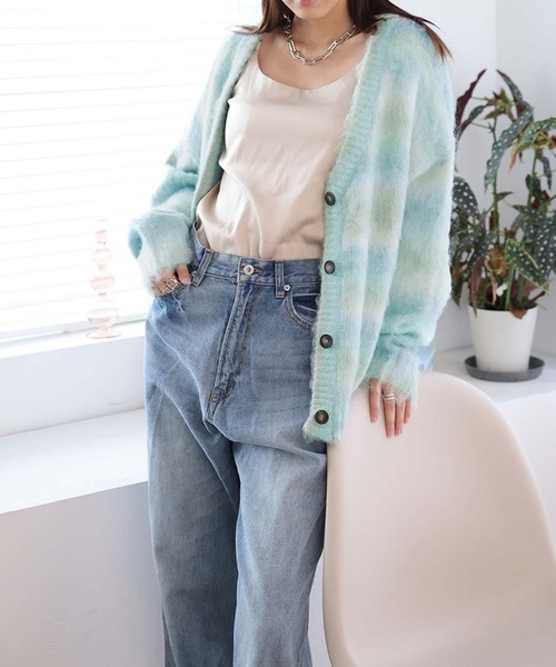 Doula Doula(ドゥーラドゥーラ)の「グラデーションニットカーディガン(ニット/セーター・レディース・ピンク/グリーン/ブルー/ブラウン・FREE)」の16枚目の写真