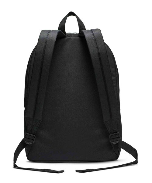 NIKE（ナイキ）の「ナイキ クラシック キッズバックパック (16L) / Nike Classic Kids' Backpack (16L) BA5928-010 Black（バックパック/リュック・キッズ・ブラック・ONE SIZE）」の5枚目の写真