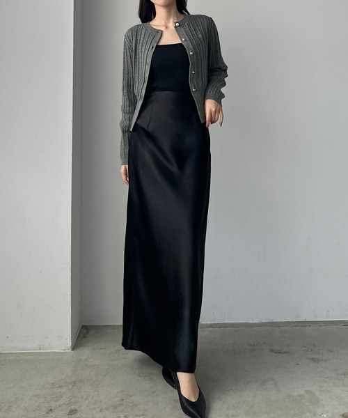 Louere（ルエレ）の「ゴールドボタンケーブルニットカーディガン（カーディガン/ボレロ・レディース・オフホワイト/ネイビー/チャコール/ライトグレー/ブラック・MEDIUM/LARGE）」の22枚目の写真