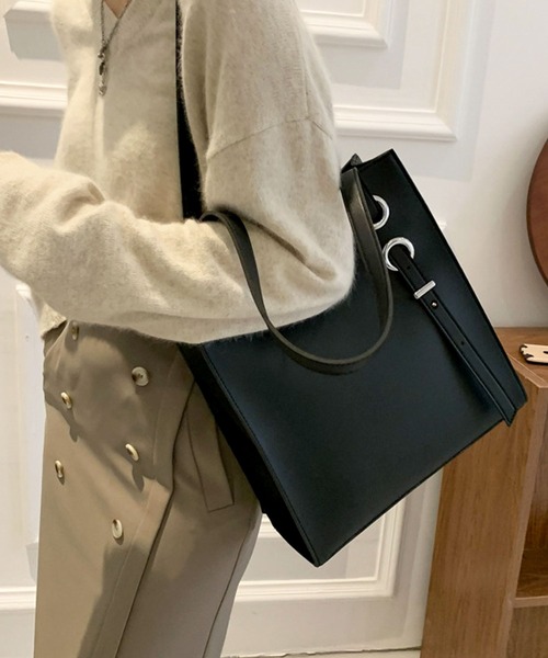 florist（フローリスト）の「【A4対応/2wayベルト調節】別注：アシンメトリーショルダー縦型レザータッチトートバッグ/オフィスバッグ（トートバッグ・レディース・ライラック/ブラック/キャメル/ベージュ/ブルーグレー/モカ・FREE）」の22枚目の写真