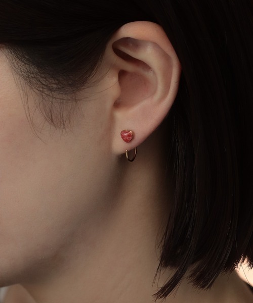 bonu.(ボヌ)の「【silver925】ハートモチーフハギーピアス(ピアス(両耳用)・レディース・ホワイト/ブラック/レッド・FREE)」の3枚目の写真