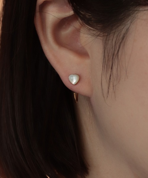 bonu.(ボヌ)の「【silver925】ハートモチーフハギーピアス(ピアス(両耳用)・レディース・ホワイト/ブラック/レッド・FREE)」の4枚目の写真