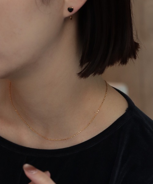 bonu.(ボヌ)の「【silver925】ハートモチーフハギーピアス(ピアス(両耳用)・レディース・ホワイト/ブラック/レッド・FREE)」の7枚目の写真