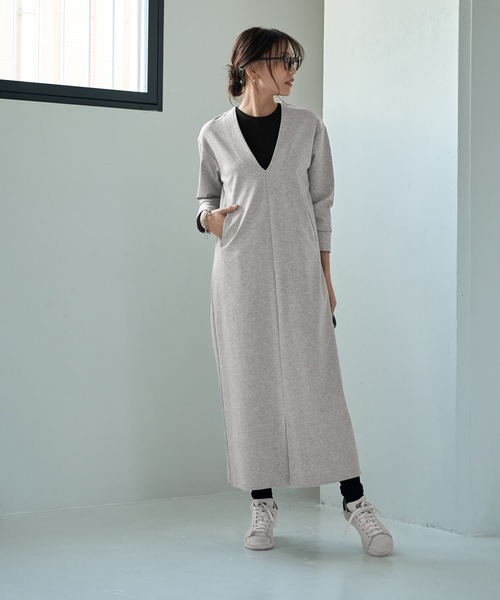 STYLE DELI(スタイルデリ)の「【Made in JAPAN】シルキーポンチ深Vワンピース(ワンピース・レディース・ブラック/ライトグレー/ブラウン・SMALL/MEDIUM)」の13枚目の写真