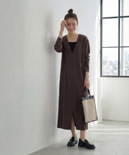 STYLE DELI(スタイルデリ)の「【Made in JAPAN】シルキーポンチ深Vワンピース(ワンピース・レディース・ブラック/ライトグレー/ブラウン・SMALL/MEDIUM)」の18枚目の写真