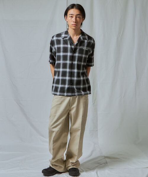 BEN DAVIS(ベンデイビス)の「【BEN DAVIS(ベンデイビス)】CARDS EMB PLAID O/C SHIRT / チェック シャツ ワーク 半袖 刺繍 オープンカラー(シャツ/ブラウス・メンズ・ブルー/ブラック・MEDIUM/LARGE/X-LARGE)」の3枚目の写真