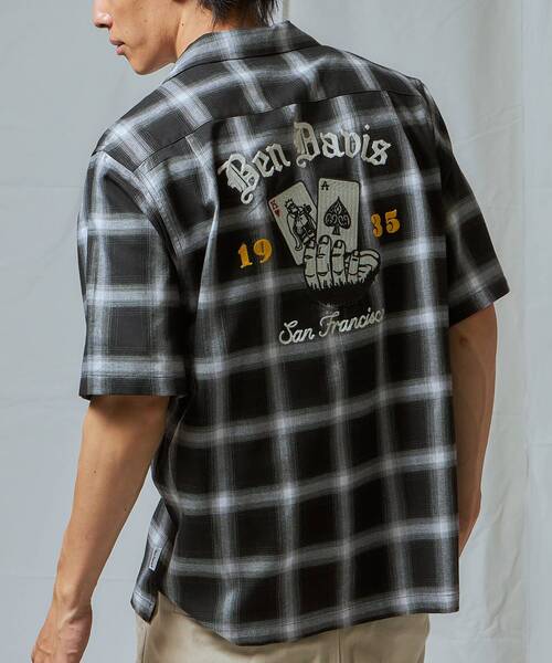 BEN DAVIS(ベンデイビス)の「【BEN DAVIS(ベンデイビス)】CARDS EMB PLAID O/C SHIRT / チェック シャツ ワーク 半袖 刺繍 オープンカラー(シャツ/ブラウス・メンズ・ブルー/ブラック・MEDIUM/LARGE/X-LARGE)」の5枚目の写真