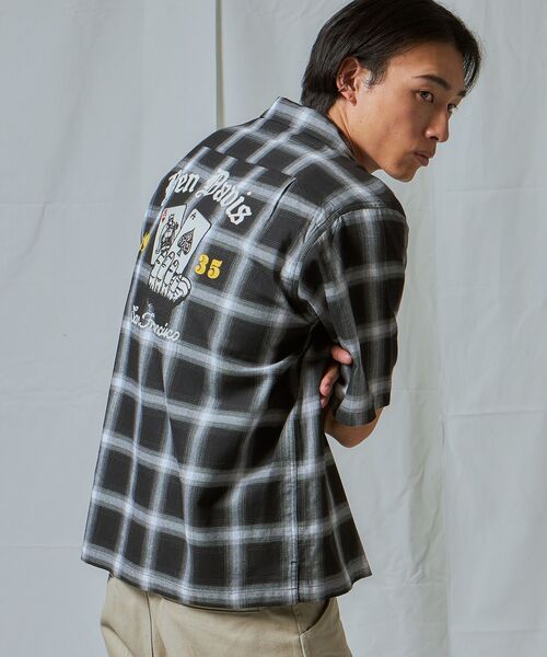 BEN DAVIS(ベンデイビス)の「【BEN DAVIS(ベンデイビス)】CARDS EMB PLAID O/C SHIRT / チェック シャツ ワーク 半袖 刺繍 オープンカラー(シャツ/ブラウス・メンズ・ブルー/ブラック・MEDIUM/LARGE/X-LARGE)」の6枚目の写真