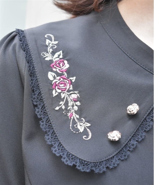 axes femme（アクシーズファム）の「ローズ刺繍ビッグカラーブラウス（シャツ/ブラウス・レディース・ホワイト/ブラック/ラベンダー・FREE）」の8枚目の写真