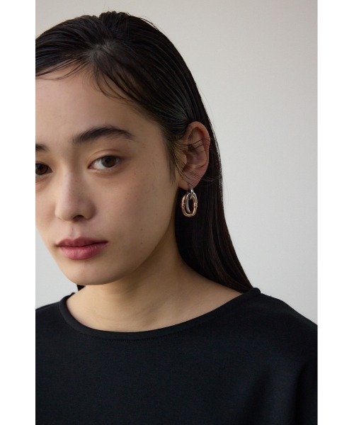 AZUL by moussy(アズールバイマウジー)の「ダブルリングピアス(ピアス(両耳用)・レディース・マルチ・FREE)」の3枚目の写真