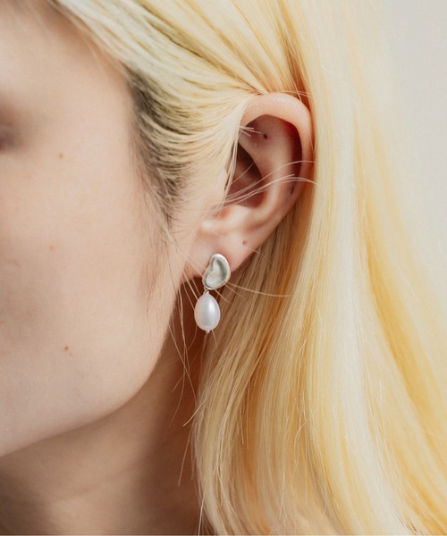 loni(ロニ)の「SV925 Heart Pearl Pierce(ピアス(両耳用)・レディース・シルバー・FREE)」の7枚目の写真
