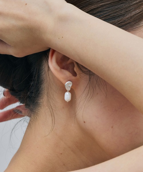 loni(ロニ)の「SV925 Heart Pearl Pierce(ピアス(両耳用)・レディース・シルバー・FREE)」の17枚目の写真