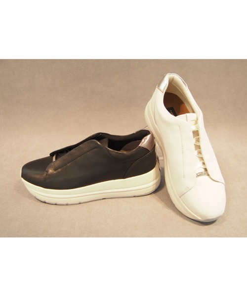 MACKINTOSH LONDON（マッキントッシュ ロンドン）の「厚底スリッポンスニーカー（スニーカー・レディース・ホワイト/ブラック・24.5cm/23.0cm/23.5cm/22.5cm/24.0cm/22.0cm）」の5枚目の写真