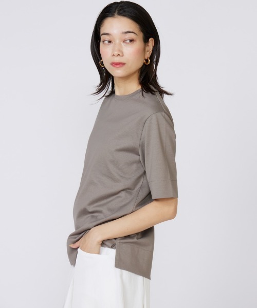 INED（イネド）の「【接触冷感】サイドスリットデザインTシャツ（Tシャツ/カットソー・レディース・グリーン/ブラック/グレー系その他/ホワイト・9号/11号）」の3枚目の写真